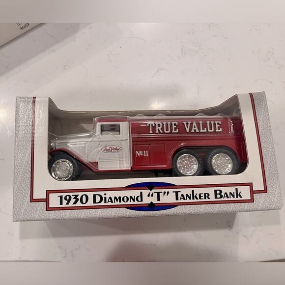 ertl Other - Ertl 1930 Diamond T Tanker Bank True Value Hardware 1/34 Scale 1992 Metal Cast
